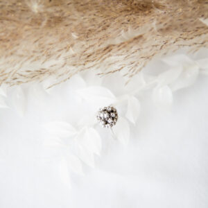 vintage-style-cluster-white-gold-ring