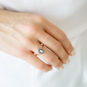 vintage-style-flower-ring