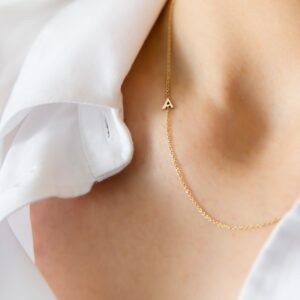 initials-chain