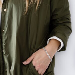 white-gold-bracelet